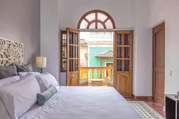 Apart Daire, 2 Yatak Odası, Balkon, Havuz Manzaralı