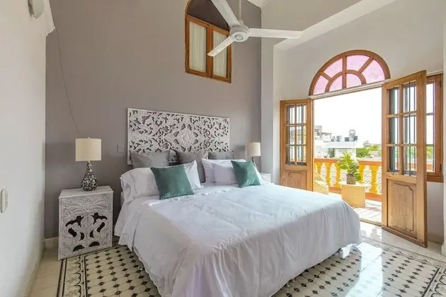 Apart Daire, 2 Yatak Odası, Balkon, Havuz Manzaralı