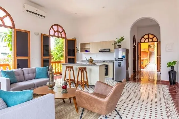 Apart Daire, 2 Yatak Odası, Balkon, Havuz Manzaralı