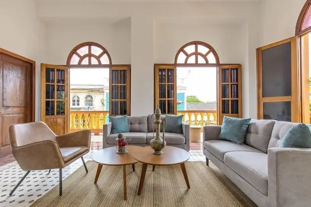 Apart Daire, 2 Yatak Odası, Balkon, Havuz Manzaralı