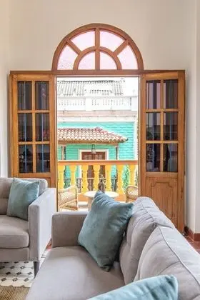 Apart Daire, 2 Yatak Odası, Balkon, Havuz Manzaralı