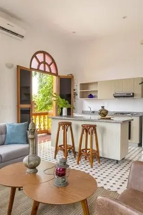 Apart Daire, 2 Yatak Odası, Balkon, Havuz Manzaralı