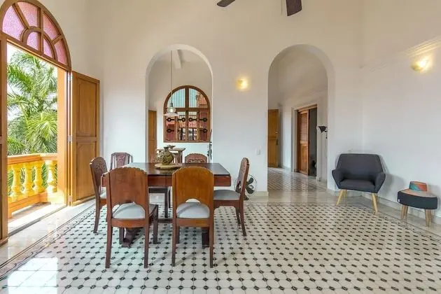Apart Daire, 2 Yatak Odası, Balkon, Havuz Manzaralı