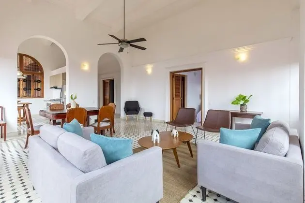 Apart Daire, 2 Yatak Odası, Balkon, Havuz Manzaralı