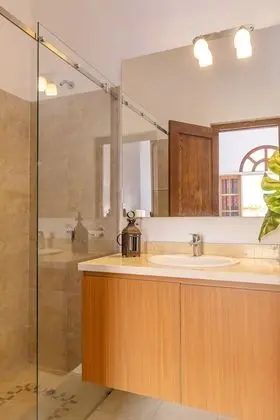 Apart Daire, 2 Yatak Odası, Balkon, Havuz Manzaralı