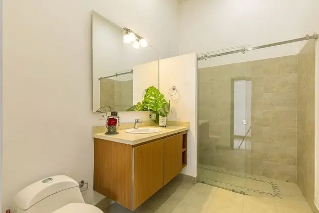 Apart Daire, 2 Yatak Odası, Balkon, Havuz Manzaralı