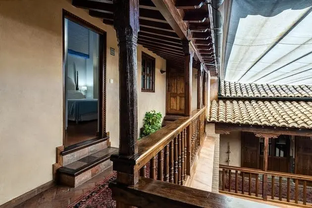 Standard Tek Büyük veya İki Ayrı Yataklı Oda, Zemin Kat