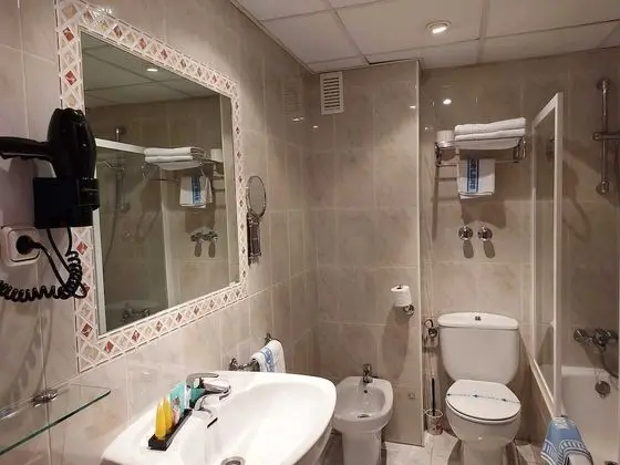 Dört Kişilik Oda