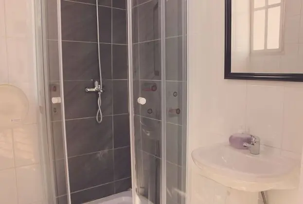 Standard Oda (Habitación Estándar Baño Exterior )