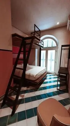Superior Oda, Balkon