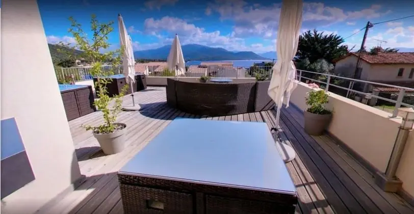 Oda, Balkon, Deniz Manzaralı