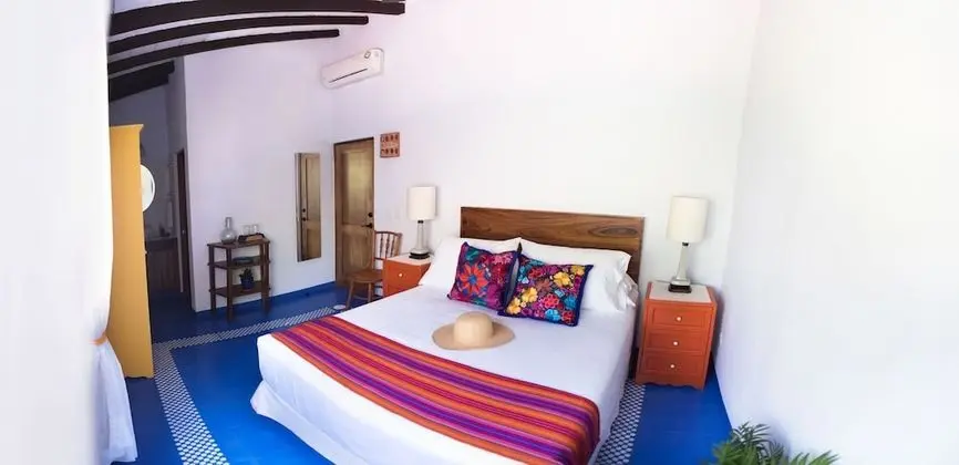 Dusk & Dawn. Main House Room