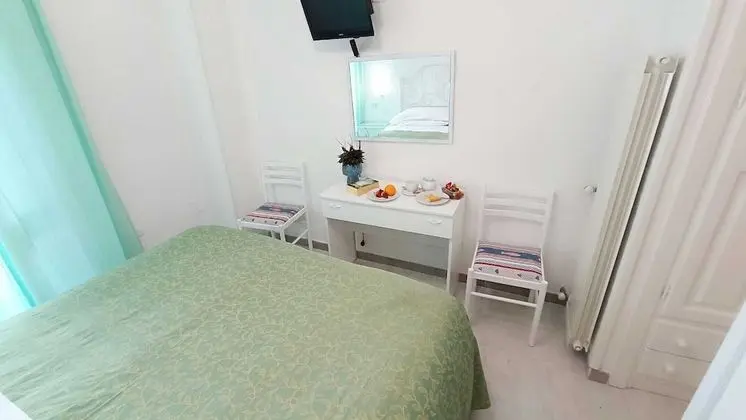 Basic Tek Büyük veya İki Ayrı Yataklı Oda, Banyolu/Duşlu (Doppia economy)