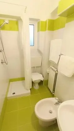 Standard Tek Büyük veya İki Ayrı Yataklı Oda, Banyolu/Duşlu (Standard)