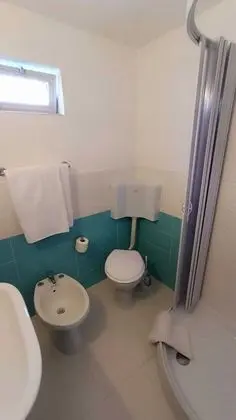 Standard Tek Büyük veya İki Ayrı Yataklı Oda, Banyolu/Duşlu (Standard)