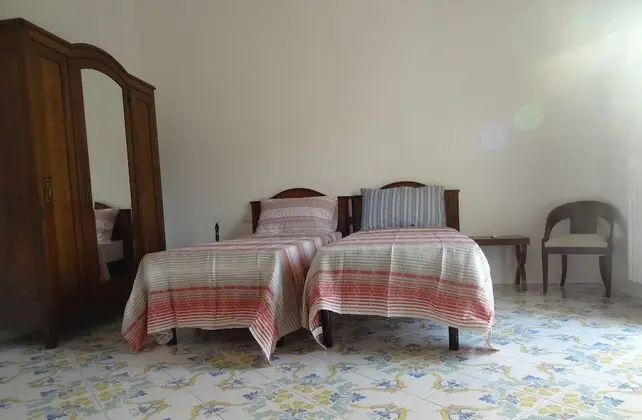 Tek Büyük veya İki Ayrı Yataklı Oda, Deniz Manzaralı