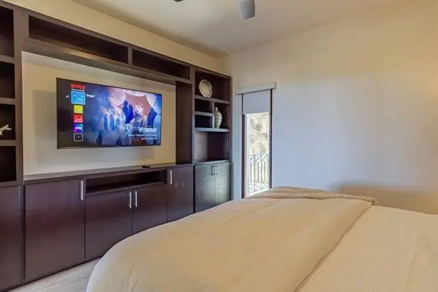 Ev