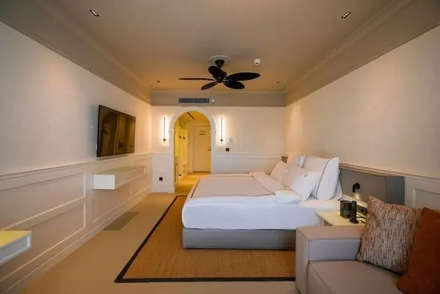 Deluxe Balcony Sea View Room