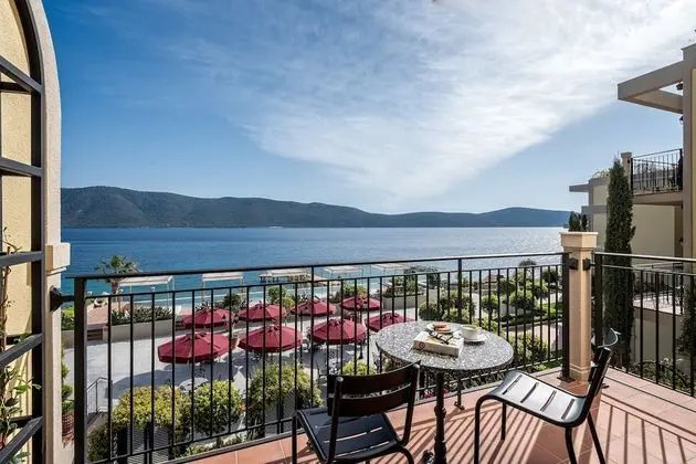 Deluxe Balcony Sea View Room