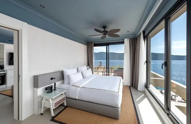 Jacuzzi Suite