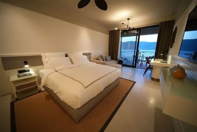 Pool Suite