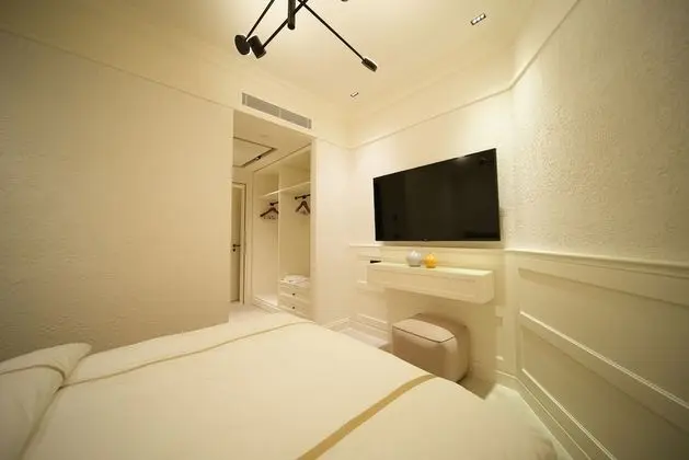 Pool Suite
