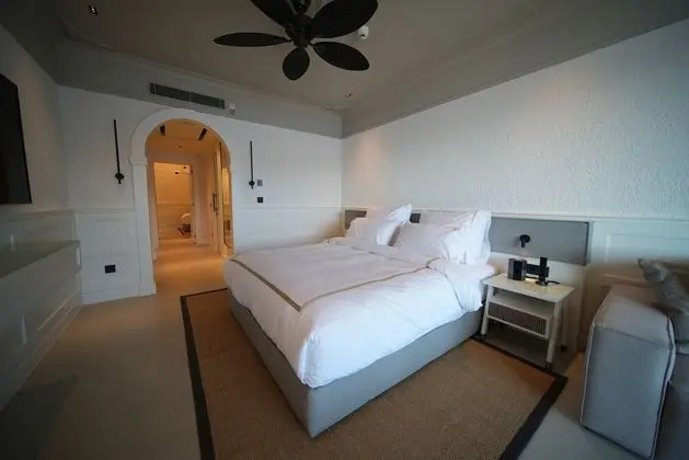 Pool Suite