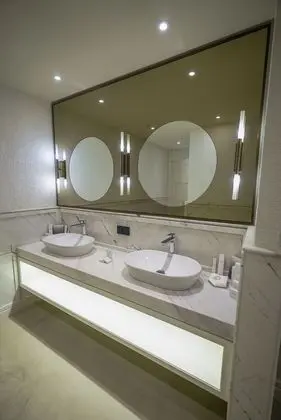 Pool Suite
