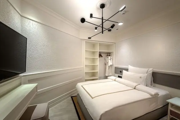 Pool Suite