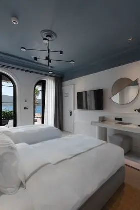 Two Bedroom Beachfront Suite