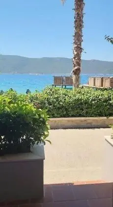 Deluxe Beachfront Room