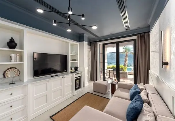 One Bedroom Beachfront Suite