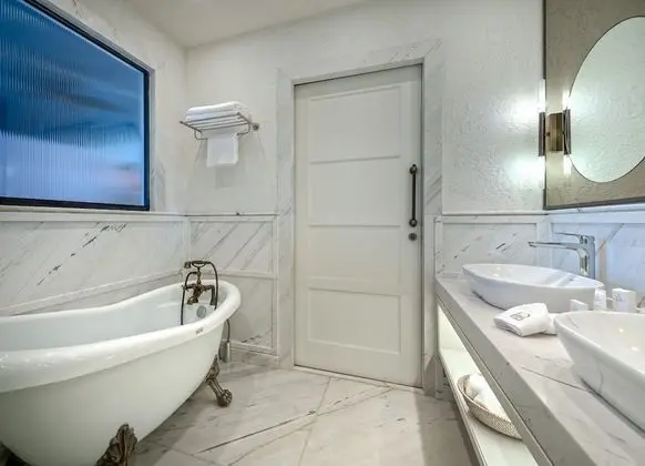 One Bedroom Beachfront Suite