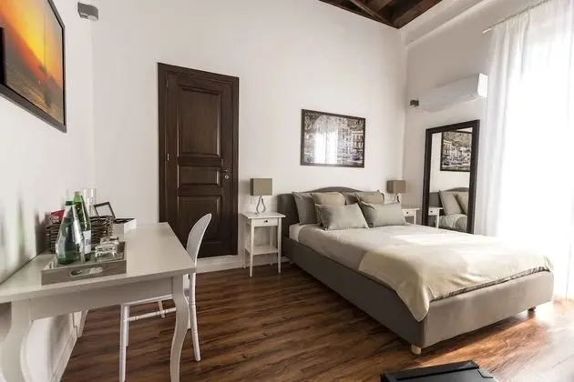 Deluxe Tek Büyük Yataklı Oda (Mondello)