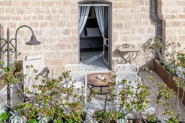 Deluxe Tek Büyük Yataklı Oda, Kısmi Deniz Manzarası, Denize Bakan