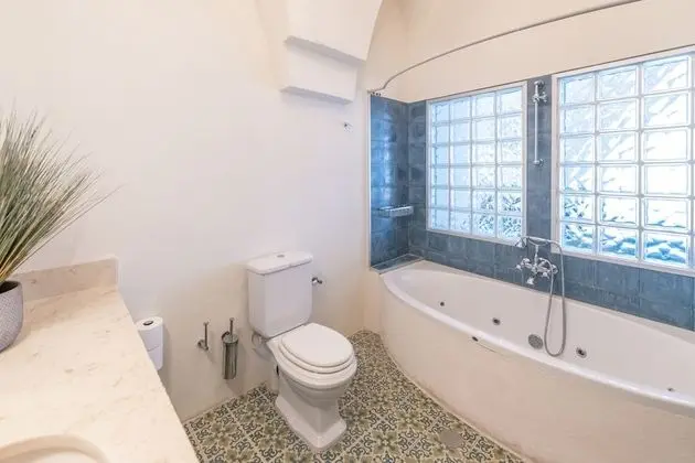 Deluxe Tek Büyük Yataklı Oda, Kısmi Deniz Manzarası, Denize Bakan