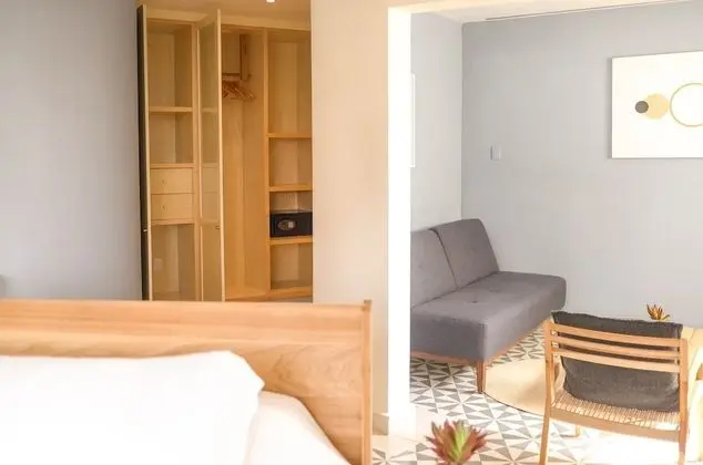 Suite R