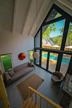 Bungalow 2+1 Oda, Doğa Manzaralı, Isıtmalı Özel Havuzlu