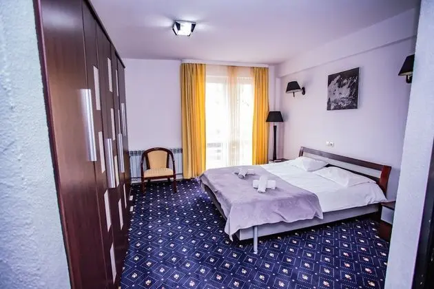 İki Ayrı Yataklı Oda (Caters to guests age 55 and up)