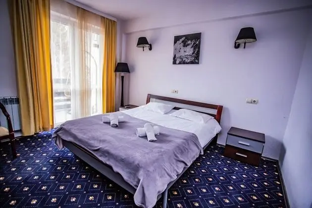 İki Ayrı Yataklı Oda (Caters to guests age 55 and up)