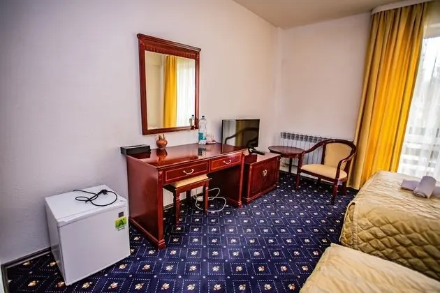 İki Ayrı Yataklı Oda (Caters to guests age 55 and up)