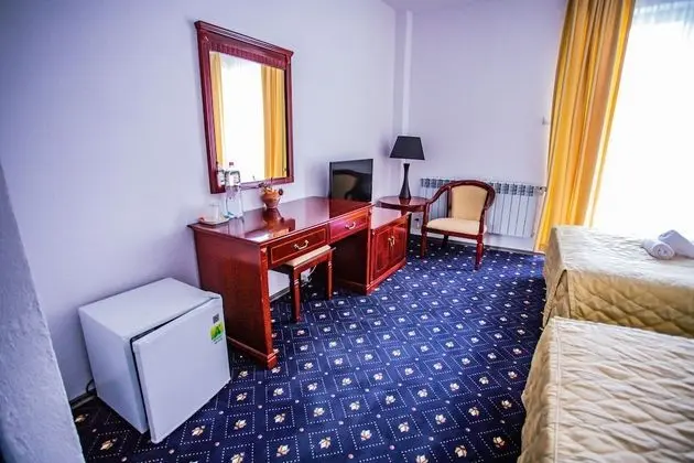 İki Ayrı Yataklı Oda (Caters to guests age 55 and up)