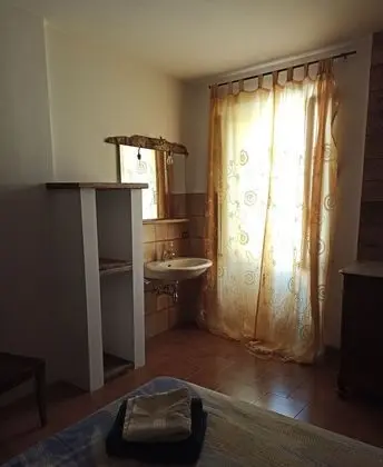 Basic Tek Büyük Yataklı Oda, Ortak Banyo