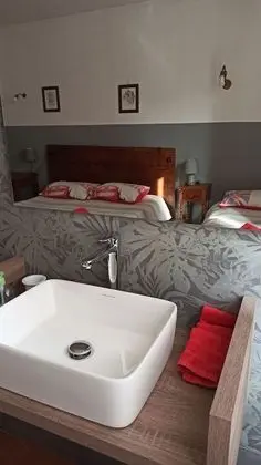 Üç Kişilik Oda, Ortak Banyo