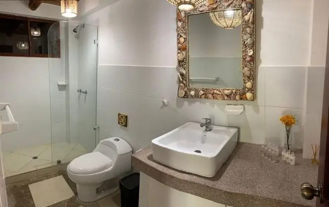 Basic Tek Büyük Yataklı Oda