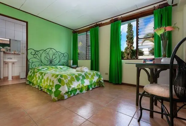 Superior Oda, 1 Büyük (Queen) Boy Yatak