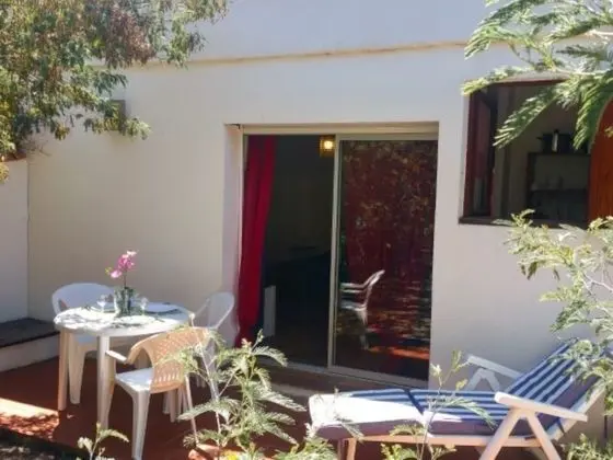 Comfort Stüdyo, Banyolu/Duşlu, Bahçe Manzaralı (8)