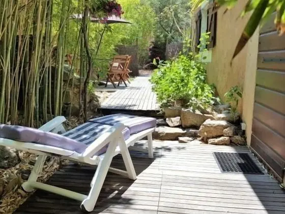 Ev, Banyolu/Duşlu, Bahçe Manzaralı