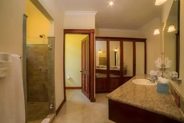 Ev, Birden Çok Yatak, Dağ Manzaralı (Casa Pacifica)