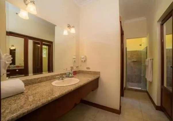 Ev, Birden Çok Yatak, Dağ Manzaralı (Casa Pacifica)